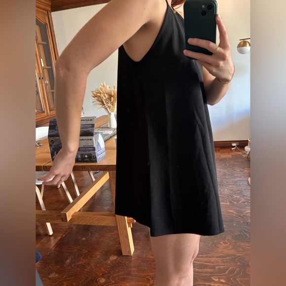 Forever 21 Classic Black Tee - Picture 3 of 5